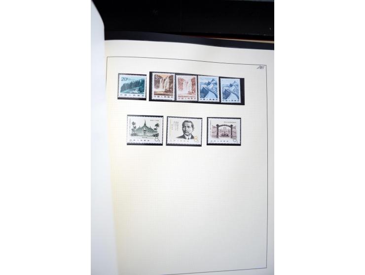 1949/82, postfrische und gestempelte Sammlung mit vielen besseren und kpl. Ausgaben, Blocks und Besonderheiten, dabei u.a. po
