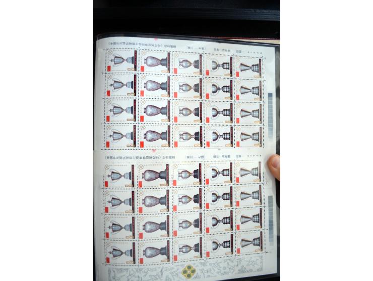1949/82, postfrische und gestempelte Sammlung mit vielen besseren und kpl. Ausgaben, Blocks und Besonderheiten, dabei u.a. po