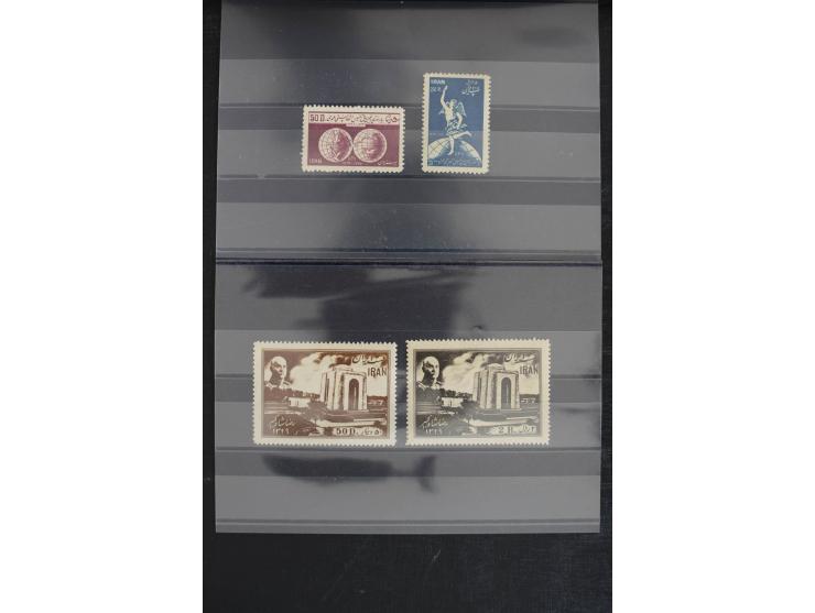 1900/60 (ca.), Partie auf Steckkarten, dabei 795-810, 917-32, 1013-15, etc.