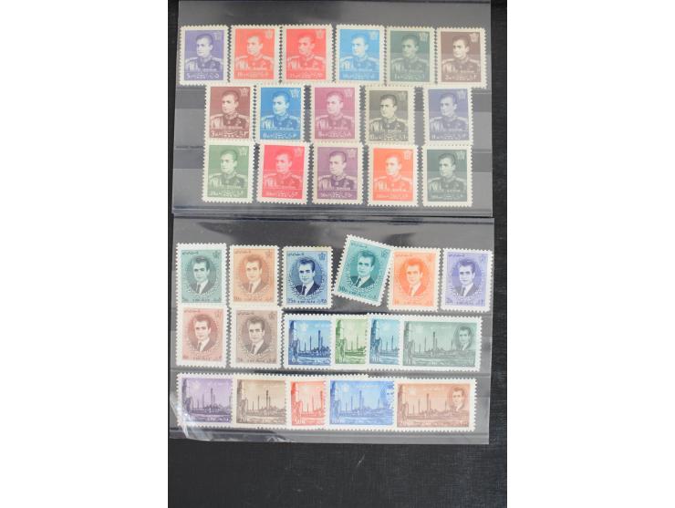 1900/60 (ca.), Partie auf Steckkarten, dabei 795-810, 917-32, 1013-15, etc.