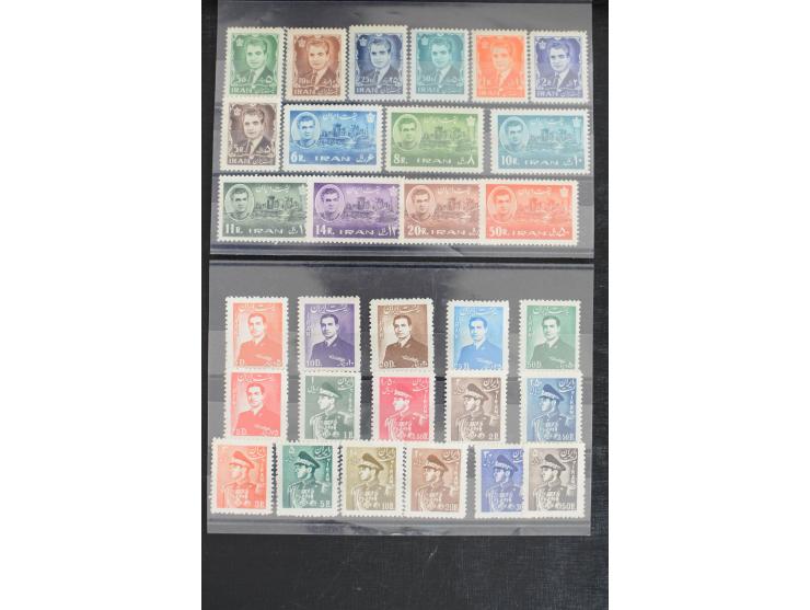1900/60 (ca.), Partie auf Steckkarten, dabei 795-810, 917-32, 1013-15, etc.