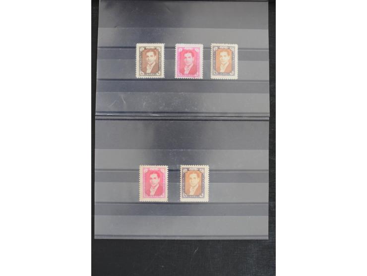 1900/60 (ca.), Partie auf Steckkarten, dabei 795-810, 917-32, 1013-15, etc.