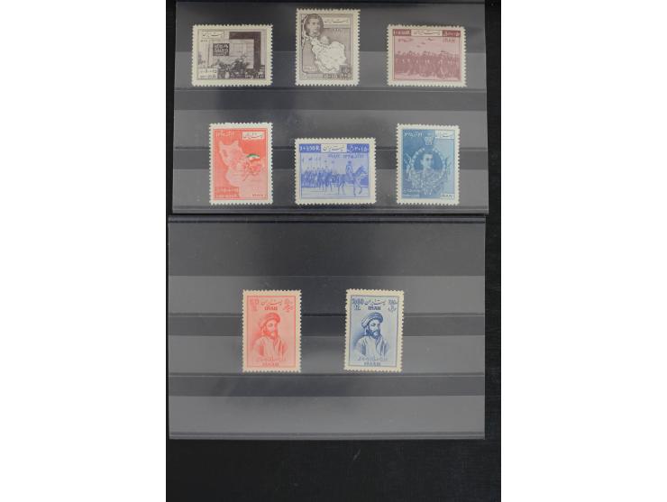 1900/60 (ca.), Partie auf Steckkarten, dabei 795-810, 917-32, 1013-15, etc.