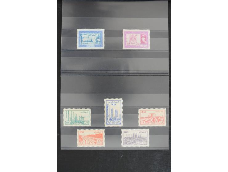 1900/60 (ca.), Partie auf Steckkarten, dabei 795-810, 917-32, 1013-15, etc.