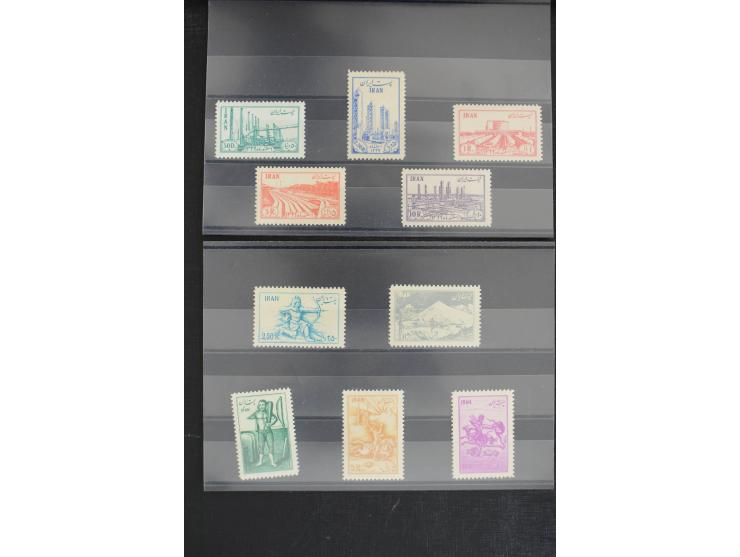 1900/60 (ca.), Partie auf Steckkarten, dabei 795-810, 917-32, 1013-15, etc.