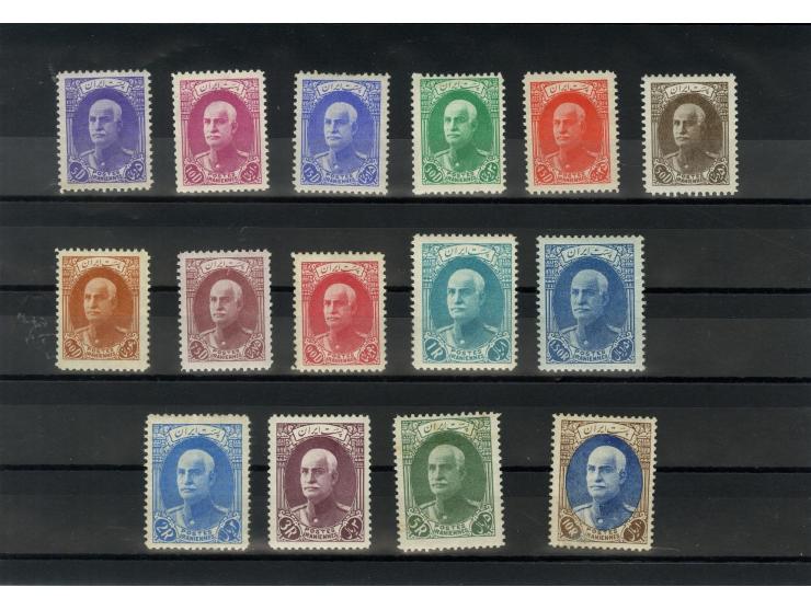 1926/39, ungebrauchte kleine Partie, dabei Mi. 701-15 (4) und 726-40 (5)