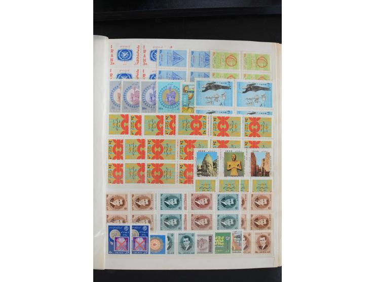 1930/70, sehr schöne ungebrauchte und postfrische Partie, dabei Mi.-Nr. 597-613, 670-86, 774 und 999-1015 ungebraucht, außerd