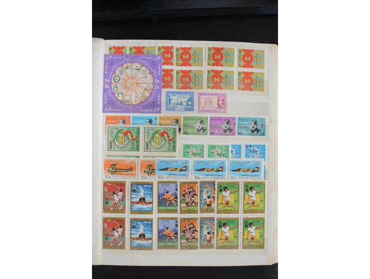 1930/70, sehr schöne ungebrauchte und postfrische Partie, dabei Mi.-Nr. 597-613, 670-86, 774 und 999-1015 ungebraucht, außerd