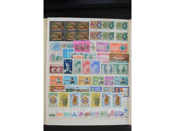 1930/70, sehr schöne ungebrauchte und postfrische Partie, dabei Mi.-Nr. 597-613, 670-86, 774 und 999-1015 ungebraucht, außerd