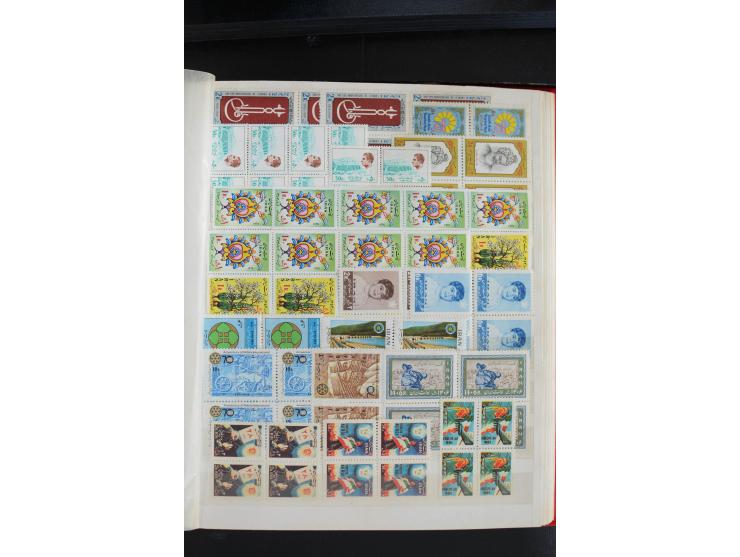 1930/70, sehr schöne ungebrauchte und postfrische Partie, dabei Mi.-Nr. 597-613, 670-86, 774 und 999-1015 ungebraucht, außerd