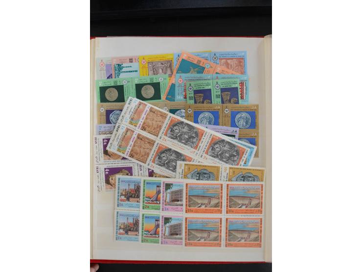 1930/70, sehr schöne ungebrauchte und postfrische Partie, dabei Mi.-Nr. 597-613, 670-86, 774 und 999-1015 ungebraucht, außerd