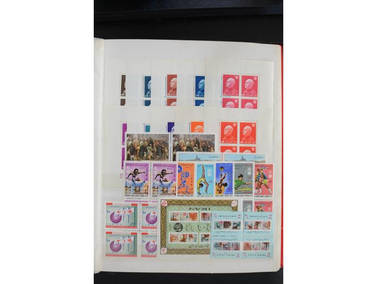 1930/70, sehr schöne ungebrauchte und postfrische Partie, dabei Mi.-Nr. 597-613, 670-86, 774 und 999-1015 ungebraucht, außerd