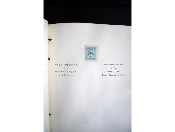 1946/51, Postgeschenkbuch mit eingeklebten Marken, dabei Mi.-Nr. 95-138 (ohne 111-12)