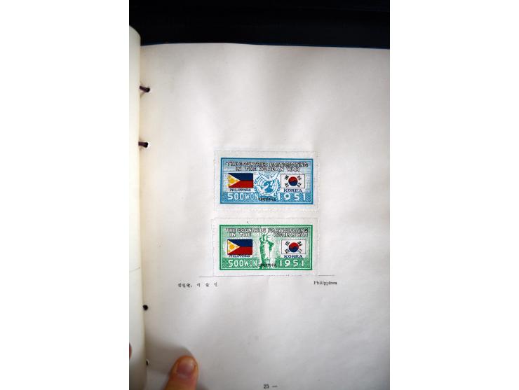 1946/51, Postgeschenkbuch mit eingeklebten Marken, dabei Mi.-Nr. 95-138 (ohne 111-12)