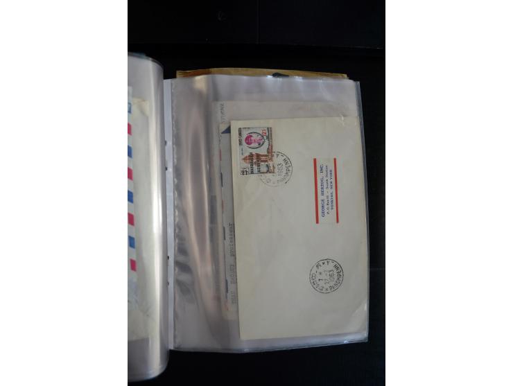 LAOS UND KAMBODSCHA: 1950/80 (ca.), umfangreicher Sammlungsbestand in 4 Schubern und Kiste mit vielen ungezähnten Ausgaben un