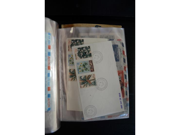 LAOS UND KAMBODSCHA: 1950/80 (ca.), umfangreicher Sammlungsbestand in 4 Schubern und Kiste mit vielen ungezähnten Ausgaben un