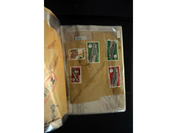 LAOS UND KAMBODSCHA: 1950/80 (ca.), umfangreicher Sammlungsbestand in 4 Schubern und Kiste mit vielen ungezähnten Ausgaben un