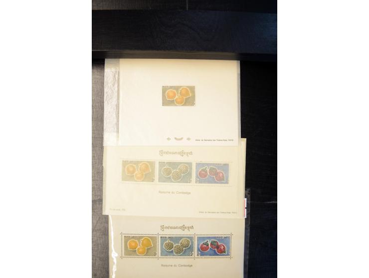 LAOS UND KAMBODSCHA: 1950/80 (ca.), umfangreicher Sammlungsbestand in 4 Schubern und Kiste mit vielen ungezähnten Ausgaben un