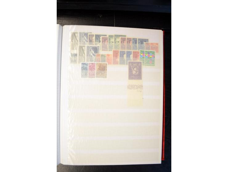 1896/1954, ungebrauchte und postfrische Partie besserer Ausgaben, dabei Österreich u.a. mit Dollfuß, Wipa-Block und Marken, F