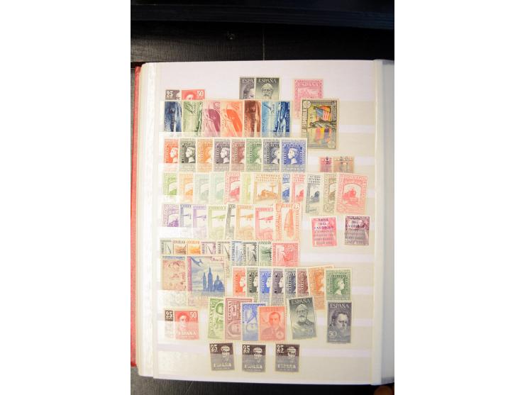 1896/1954, ungebrauchte und postfrische Partie besserer Ausgaben, dabei Österreich u.a. mit Dollfuß, Wipa-Block und Marken, F