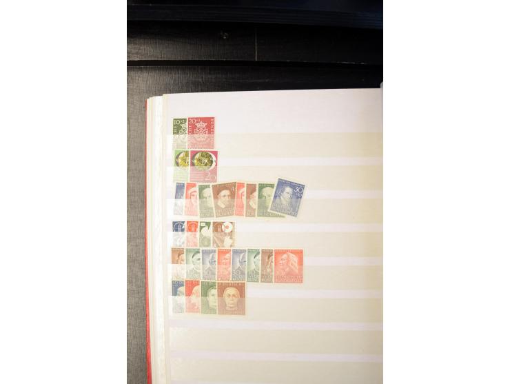 1896/1954, ungebrauchte und postfrische Partie besserer Ausgaben, dabei Österreich u.a. mit Dollfuß, Wipa-Block und Marken, F