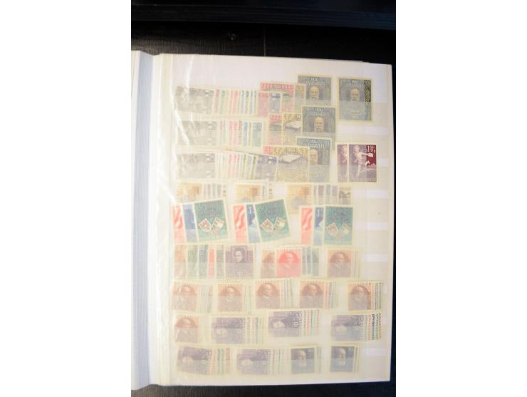 1896/1954, ungebrauchte und postfrische Partie besserer Ausgaben, dabei Österreich u.a. mit Dollfuß, Wipa-Block und Marken, F
