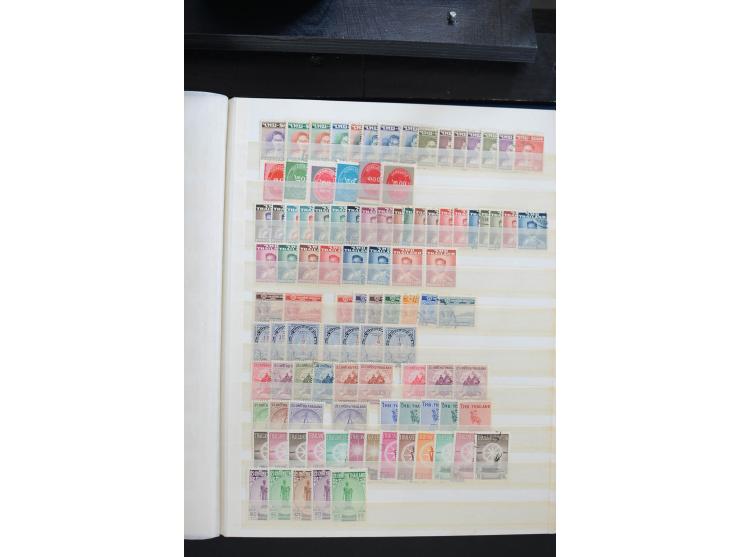 1883/1985 (ca.), postfrischer, ungebrauchter und gestempelter Bestand China, Japan, Korea und Thailand im Einsteckbuch