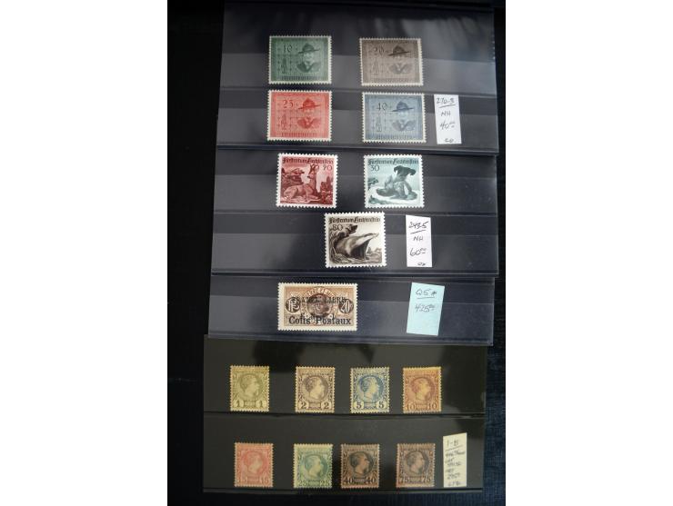 1860/1960 (ca.), interessante Partie auf Steckkarten, dabei u.a. Frankreich 311 und 321 (je2 ungebr.) sowie bessere Klassik s