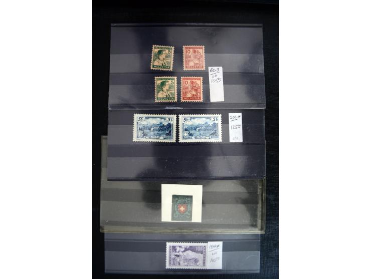1860/1960 (ca.), interessante Partie auf Steckkarten, dabei u.a. Frankreich 311 und 321 (je2 ungebr.) sowie bessere Klassik s