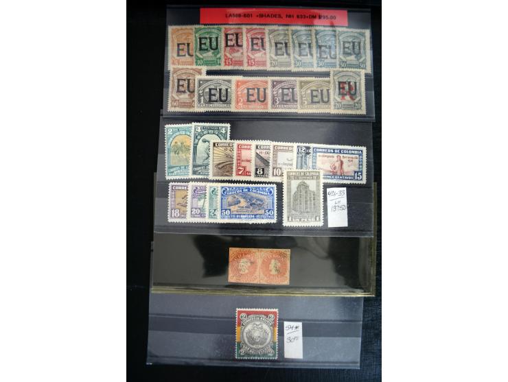 1860/1960 (ca.), interessante Partie auf Steckkarten, dabei u.a. Frankreich 311 und 321 (je2 ungebr.) sowie bessere Klassik s