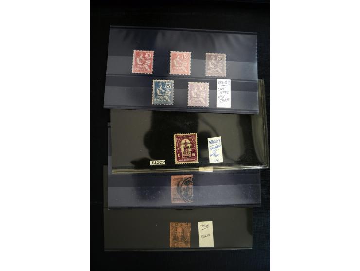 1860/1960 (ca.), interessante Partie auf Steckkarten, dabei u.a. Frankreich 311 und 321 (je2 ungebr.) sowie bessere Klassik s