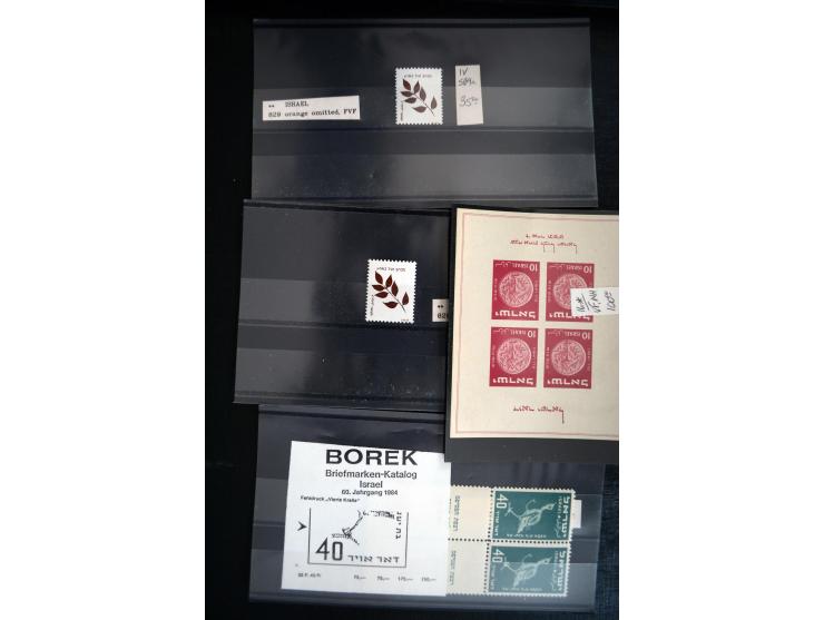 1860/1960 (ca.), interessante Partie auf Steckkarten, dabei u.a. Frankreich 311 und 321 (je2 ungebr.) sowie bessere Klassik s
