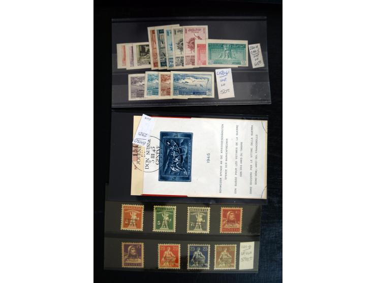 1860/1960 (ca.), interessante Partie auf Steckkarten, dabei u.a. Frankreich 311 und 321 (je2 ungebr.) sowie bessere Klassik s