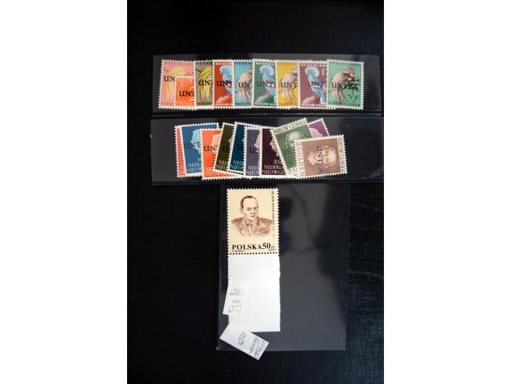 1860/1960 (ca.), interessante Partie auf Steckkarten, dabei u.a. Frankreich 311 und 321 (je2 ungebr.) sowie bessere Klassik s