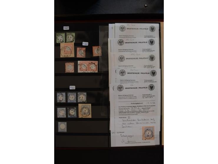 1872/75, Große Brustschilde-Plattenfehlersammlung in 2 Bänden, mit ca. 300 Einzelmarken, 66 Briefstücken und 37 Briefen, alle