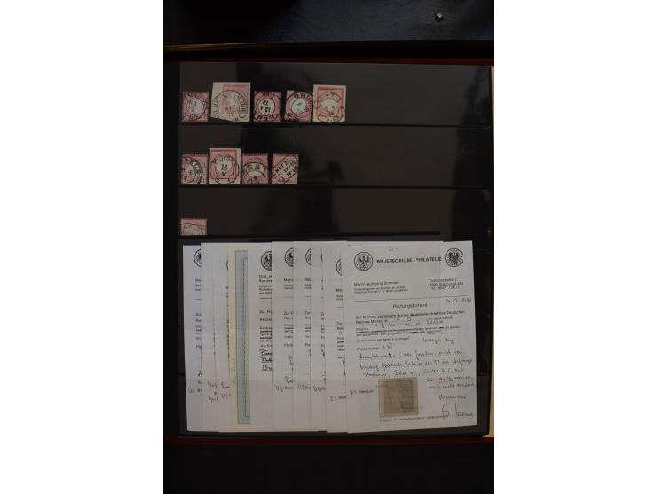 1872/75, Große Brustschilde-Plattenfehlersammlung in 2 Bänden, mit ca. 300 Einzelmarken, 66 Briefstücken und 37 Briefen, alle