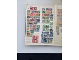 1850/2000 (ca.), umfangreicher gestempelter und postfrischer/ungebrauchter Bestand ab Klassik in elf Alben, Erhaltung von feh