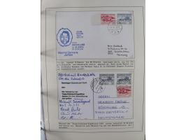 HUNDE: 1894/1992 (ca.), interessante Ausstellungssammlung “Schlittenhunde im Einsatz”, mit vielen Marken, FDCs, Schmuckbriefe