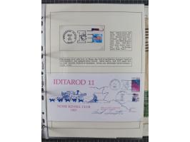 HUNDE: 1894/1992 (ca.), interessante Ausstellungssammlung “Schlittenhunde im Einsatz”, mit vielen Marken, FDCs, Schmuckbriefe