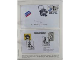 HUNDE: 1894/1992 (ca.), interessante Ausstellungssammlung “Schlittenhunde im Einsatz”, mit vielen Marken, FDCs, Schmuckbriefe