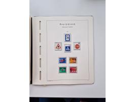 1945/87, vorwiegend postfrische bzw. gestempelte Sammlung, dabei Bund und Berlin doppelt, bis auf wenige jeweils komplett, au