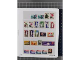 1870/1990, mixed collection beginning with classical issues, in 12 albums