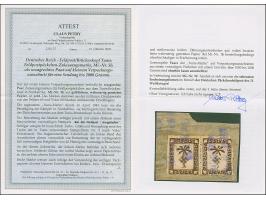 1943, Tunis-Päckchenmarke auf mittelchormgelbem, wabenartig genetztem Papier, waagerechtes Paar, Feld 69-70, auf kleinem Verp