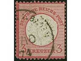 3 Kr. karmin mit Plattenfehler “beschädigter Innenkreis unter OST in POST” (Feld 121), gestempelt, die farbfrische Marke ist 