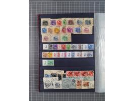 1945/53 (ca.), postfrische, ungebrauchte und gestempelte Partie in 3 Steckbüchern, dabei u.a. einige Poschta, Bl. 2(4), Bl. 4