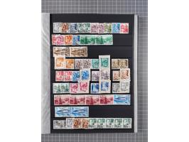 1945/49, postfrische, ungebrauchte und gestempelte Partie in 3 Steckbüchern, dabei u.a. 3 Rotkreuz-Blocks mit Fotoattesten We