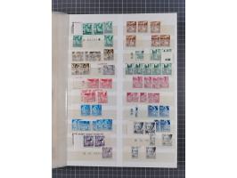 1945/49, postfrische, ungebrauchte und gestempelte Partie in 3 Steckbüchern, dabei u.a. 3 Rotkreuz-Blocks mit Fotoattesten We