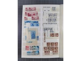 1945/49, postfrische, ungebrauchte und gestempelte Partie in 3 Steckbüchern, dabei u.a. 3 Rotkreuz-Blocks mit Fotoattesten We