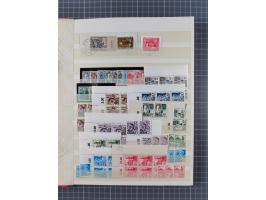 1945/49, postfrische, ungebrauchte und gestempelte Partie in 3 Steckbüchern, dabei u.a. 3 Rotkreuz-Blocks mit Fotoattesten We