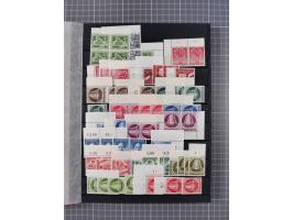 1948/65 (ca.), postfrische, wenig ungebrauchte und gestempelte reichhaltige Partie in vier Steckbüchern, dabei mehrere Postho